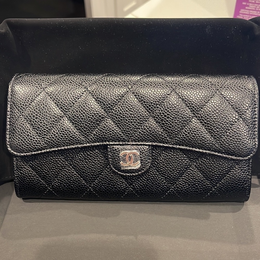 CHANEL Authenticated Black Leather Wallet ❤️
